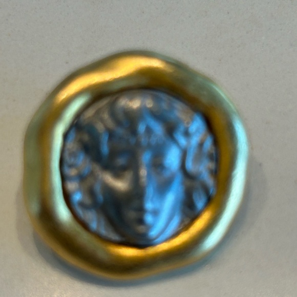 Unique Earrings in Jorge Adeler style , female visage - Picture 4 of 5